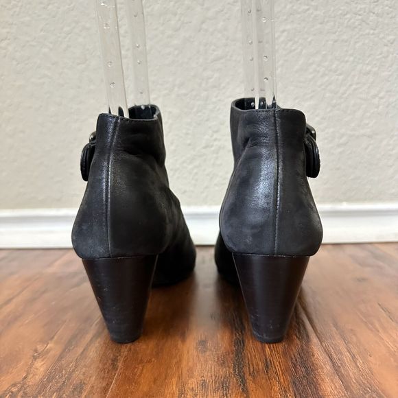 PAUL GREEN Round Toe Ankle Strap Heels in Black Leather - Picture 5 of 9